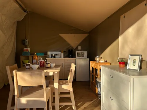 Accommodation - Lodge Insolite Nature Canada 2 Bedrooms Without Sanitary Facilities - 25 M² + 15 M² Covered Terrace - image n°7 - Ushuaïa Villages - Camping l'Oasis *****