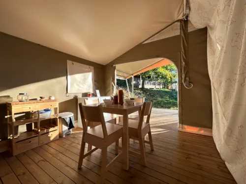 Accommodation - Lodge Insolite Nature Canada 2 Bedrooms Without Sanitary Facilities - 25 M² + 15 M² Covered Terrace - image n°8 - Ushuaïa Villages - Camping l'Oasis *****