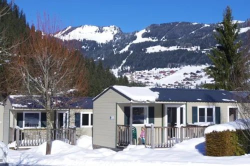 Location - Mobil-Home / 25M² - 2 Chambres - image n°2 - Camping - Caravaneige L'Oustalet