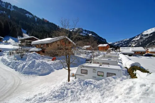 Emplacement - Emplacement Caravane / Camping-Car / Van - image n°3 - Camping - Caravaneige L'Oustalet