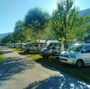 Emplacement - Emplacement CARAVANE / CAMPING-CAR / VAN - Camping - Caravaneige L'Oustalet