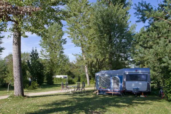 Plads(er) - Standplads Med Elektricitet - Camping Les Pêcheurs