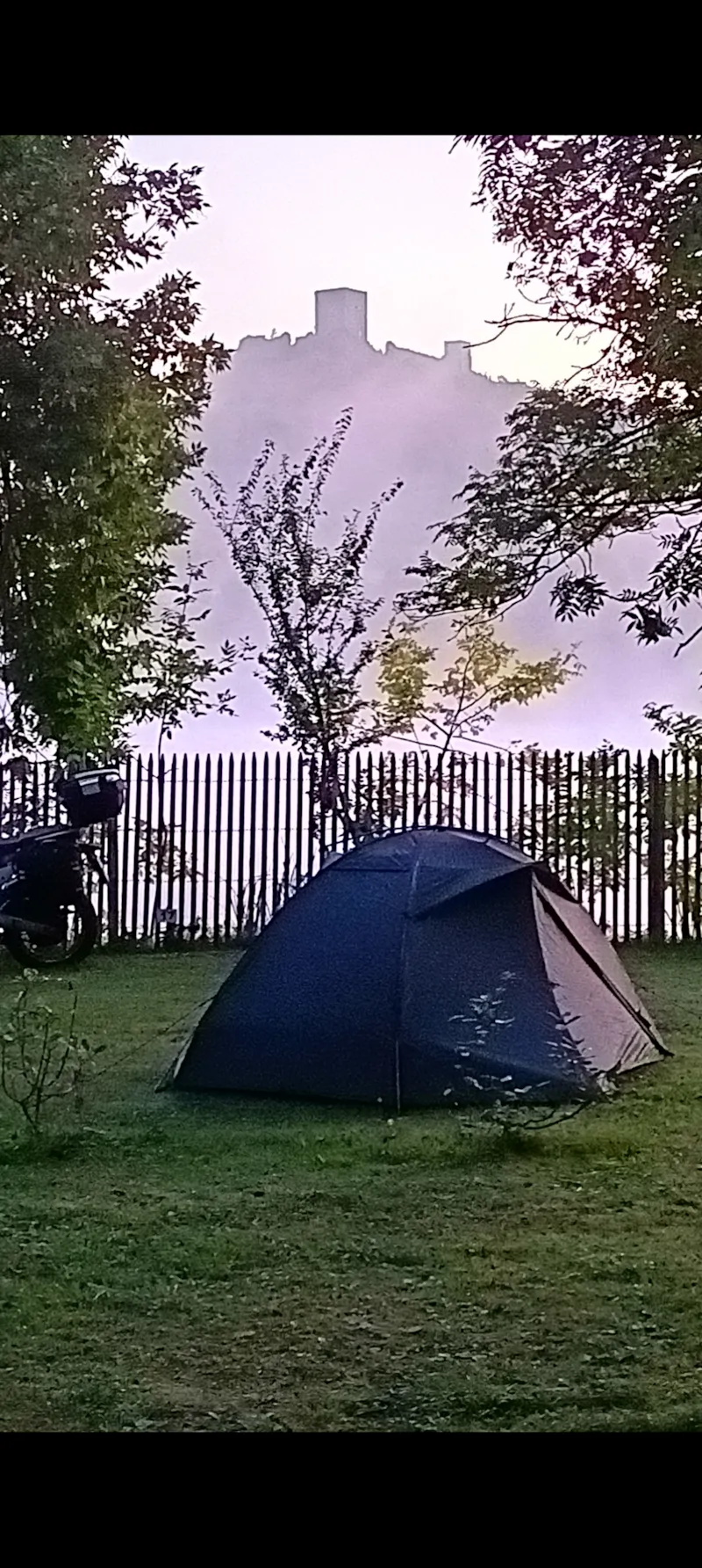Emplacement 1 Tente Sans Véhicule