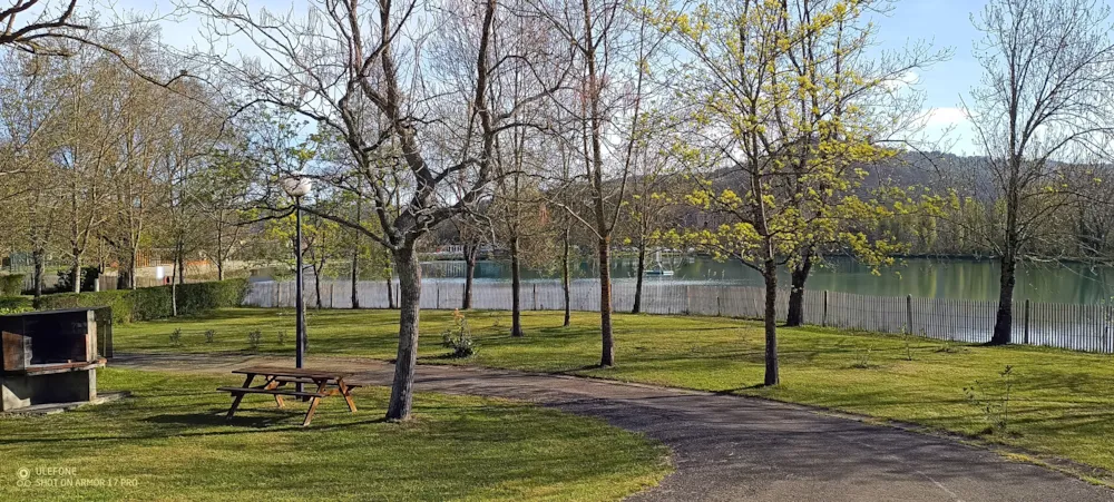 Emplacement - Emplacement 1 Tente Sans Véhicule - Camping du Lac de Fontclaire