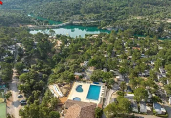 Mietunterkunft - Mobilheim  Comfort - 24 M² - 2 Schlafzimmer - Einzelterrasse - Camping Marvilla Parks - Les Gorges de Provence