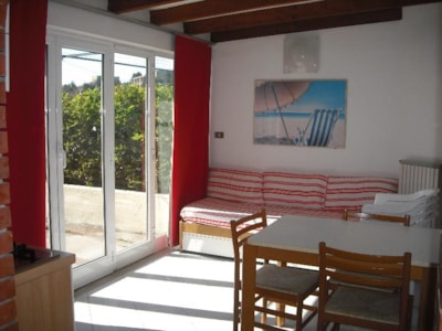 RESIDENCE (one room) — 3