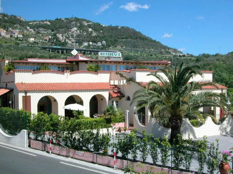 Residence (Deux Pièces)