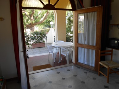 RESIDENCE (one room) — 6