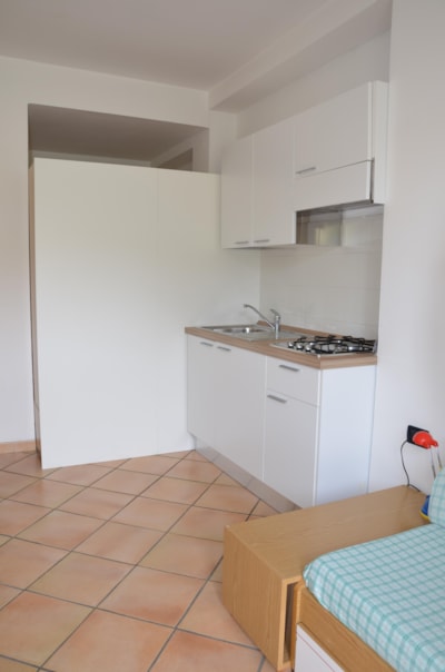 RESIDENCE (one room) — 2