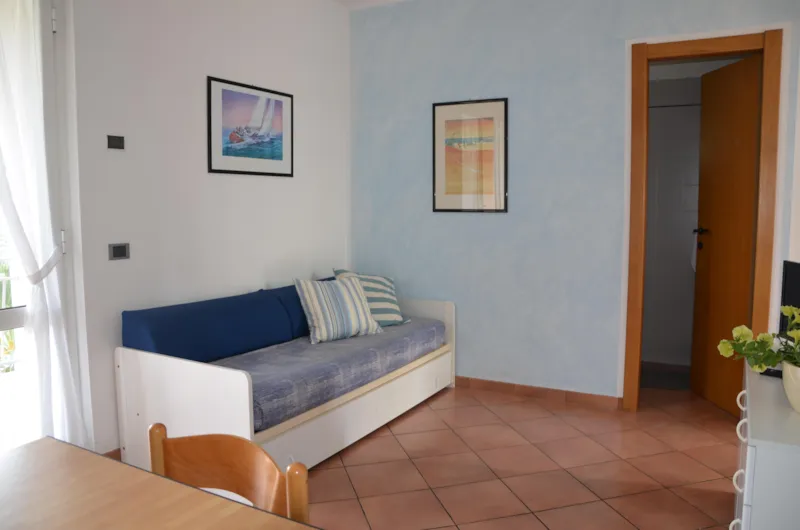 Residence (Deux Pièces)