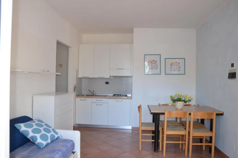 Residence (Deux Pièces)