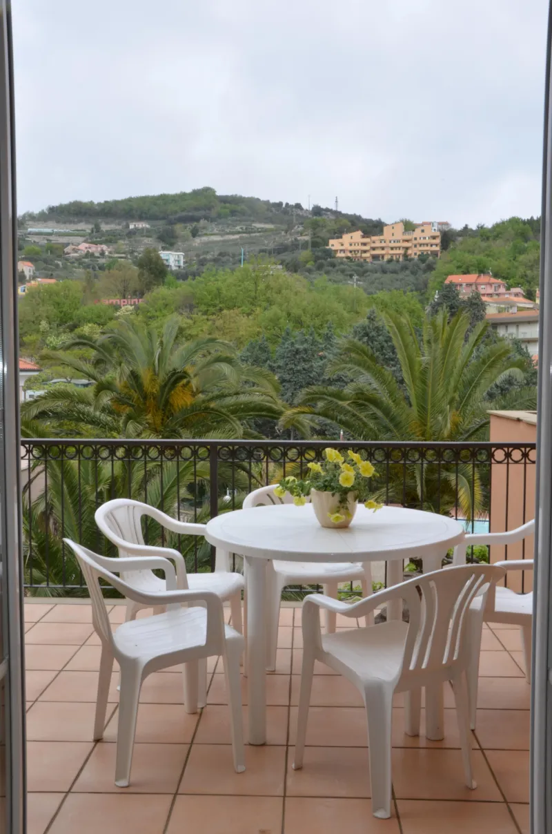 Residence (Deux Pièces)