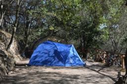Kampeerplaats(en) - Halve Kampeerplaats (Kleine Tent) - Max 3 X 3 M. - Villaggio Turistico Pian dei Boschi