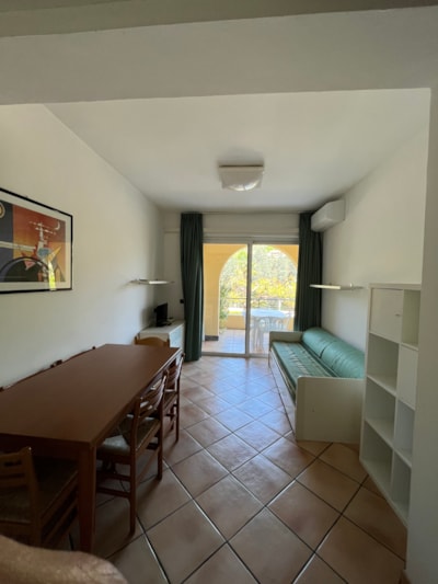 RESIDENCE (two rooms) — 8