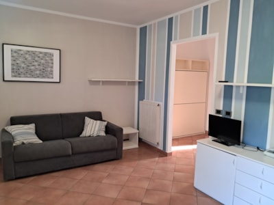 RESIDENCE (two rooms) — 9