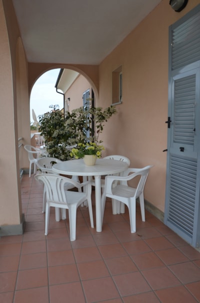 RESIDENCE (two rooms) — 8