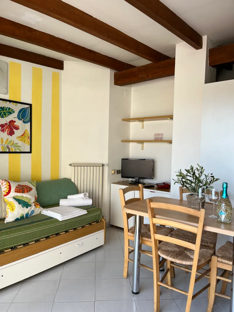 Residence (Une Pièce)