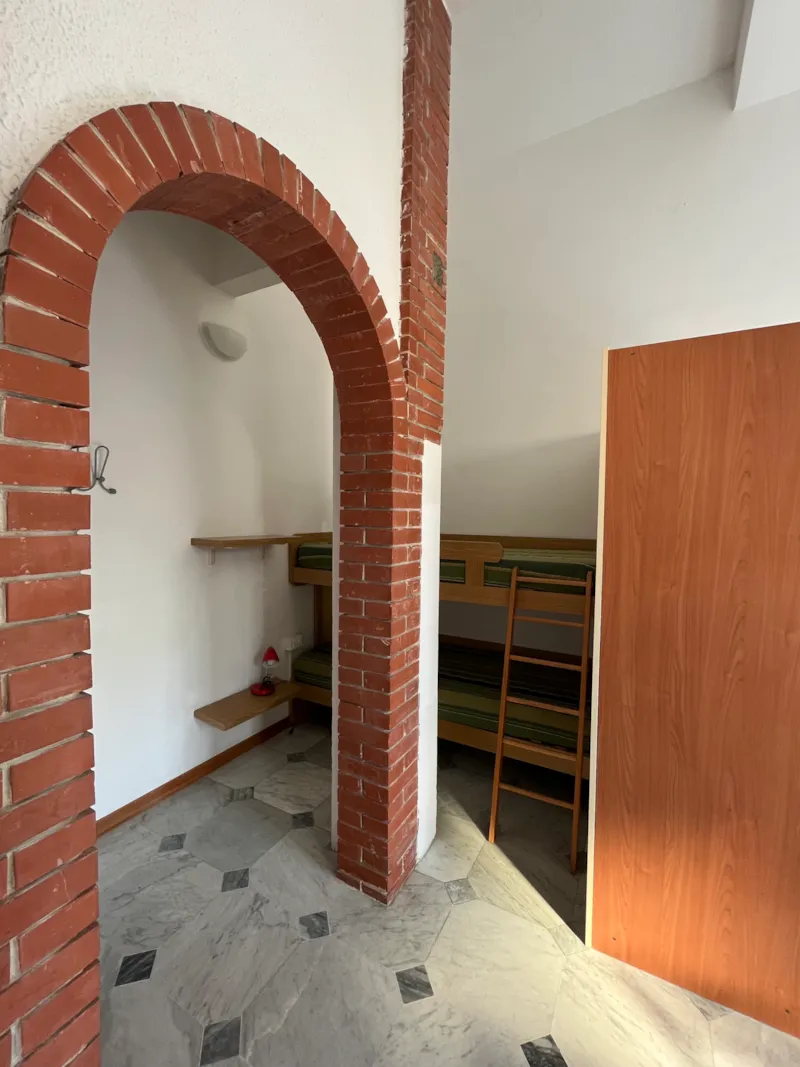 Residence (Une Pièce)