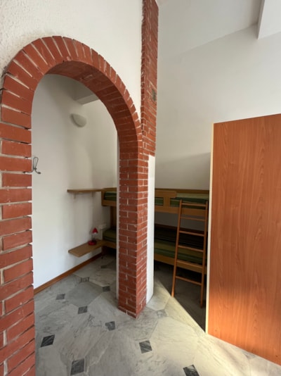 RESIDENCE (one room) — 10