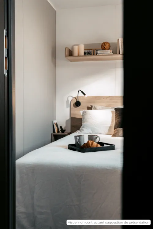 Huuraccommodatie(s) - Homeflower Premium - 1 Slaapkamer + Halfoverdekt Terras + Tv + Vaatwasser + Airconditioning + Beddengoed Inbegrepen - image n°5 - Flower Camping Les Iles 