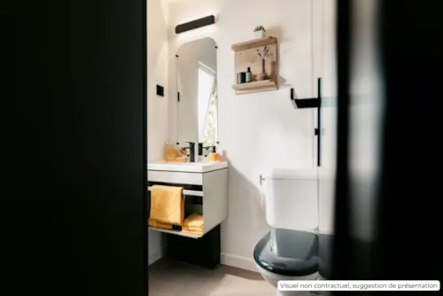 Huuraccommodatie(s) - Homeflower Premium - 1 Slaapkamer + Halfoverdekt Terras + Tv + Vaatwasser + Airconditioning + Beddengoed Inbegrepen - image n°6 - Flower Camping Les Iles 