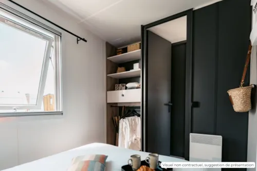 Huuraccommodatie(s) - Homeflower Premium - 1 Slaapkamer + Halfoverdekt Terras + Tv + Vaatwasser + Airconditioning + Beddengoed Inbegrepen - image n°4 - Flower Camping Les Iles 