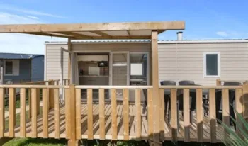 Mietunterkunft - Mobilheim Premium - 28 M² - Klimaanlage - 2 Schlafzimmer - Erhöhte Terrasse - Camping Marvilla Parks - Le Castellas