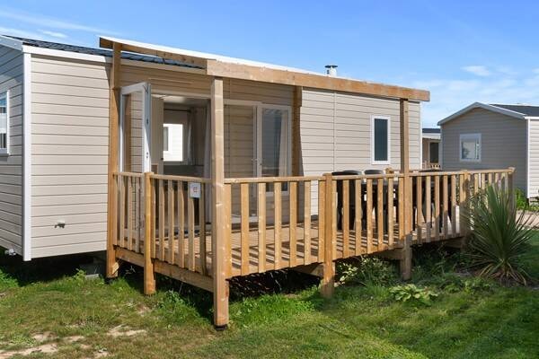 Casa mobile Comfort 31m² | 2 camere da letto | Terrazza rialzata | Aria condizionata