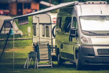 Stellplatz - Stellplatz Standard (A001 -A093) - Prima Camping Resort Ostsee-Boddenblick 