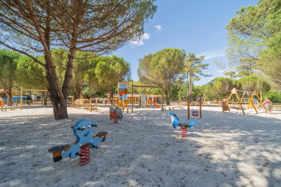 Yukadi Village Les Couleurs de la Coubre