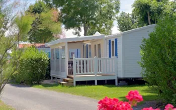 Mietunterkunft - Prestige 3 Schlafzimmer / 1 Badezimmer (Geschlossene Überdachte Terrasse) - Camping L'Abri des Pins