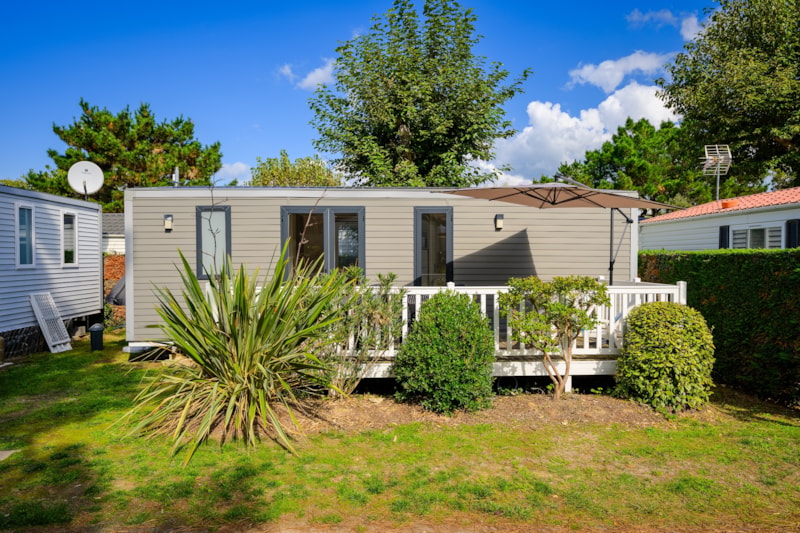 D/ COTTAGE CONFORT 3 Schlafzimmer – 35 m² – Terrasse mit Sonnenschirm