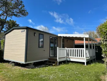 Mietunterkunft - Grand Confort 3 Schlafzimmer / 1 Badezimmer (Überdachte Terrasse) - Camping Sunêlia Les Places Dorées