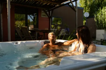 Accommodation - Dim - Sunelia Luxe Taos Spa 2Ch/ 4P - 40M² - Pergola Exotique - Camping Sunêlia Les Places Dorées