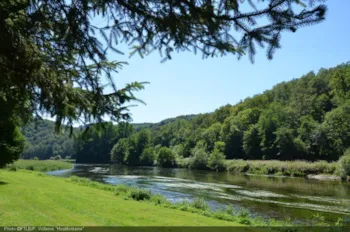 Pitch - Premium Pitch Tent, Caravan Or Motor Home By The Water - Camping d'Houlifontaine