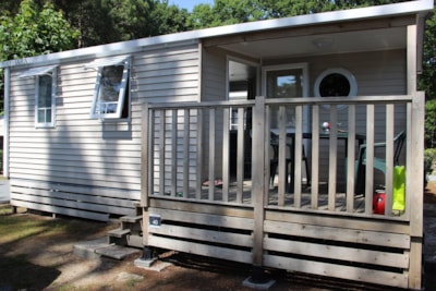 Mobile Home pêcheur Confort+ 20m² 4 pers (2 bedrooms) with covered terrace