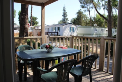 Mobile Home pêcheur Confort+ 20m² 4 pers (2 bedrooms) with covered terrace