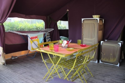Tente Aloha Confort 37m² (2 bedrooms) with covered terrace 13m² without private facilities