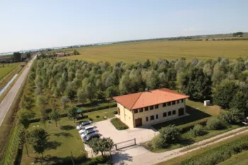 Mietunterkunft - Ferienwohnung Country Classic Garden - Tenuta Regina Agriturismo e Glamping