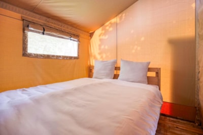 Comet 27 Glamping Lodge — 4