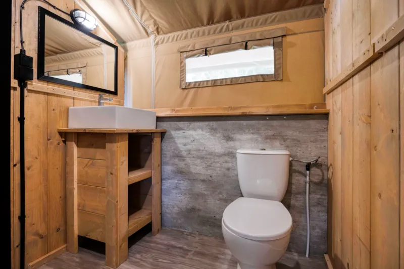 Comet 27 Glamping Lodge