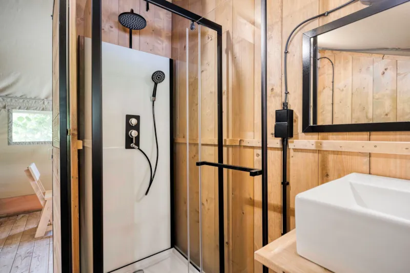 Comet 27 Glamping Lodge