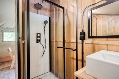 Comet 27 Glamping Lodge — 7