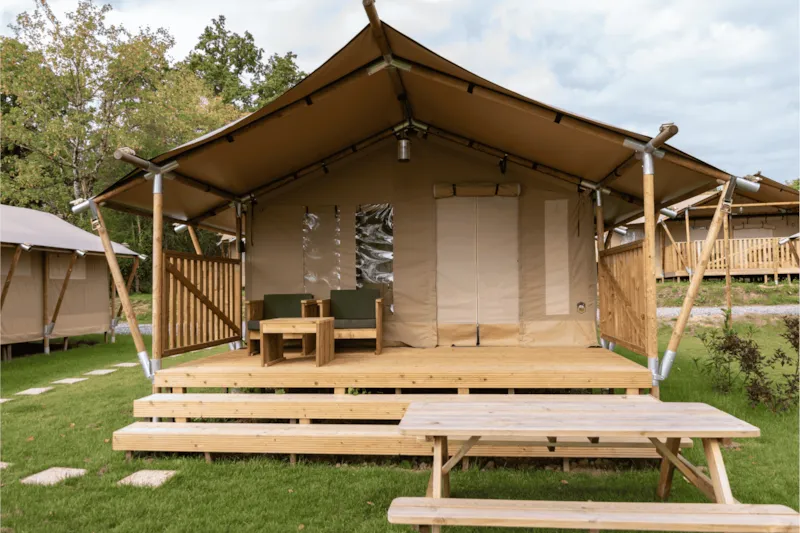 Comet 27 Glamping Lodge