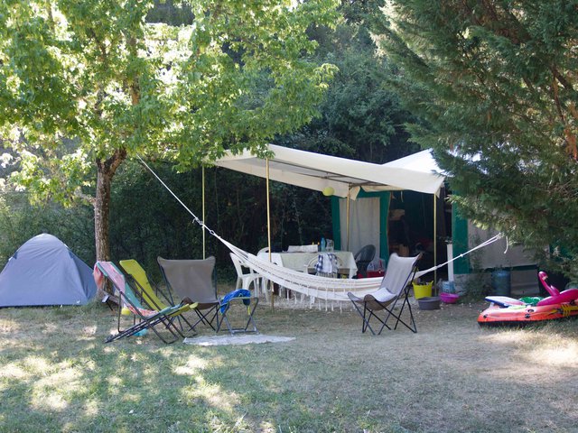 Location - Tente Bungalow Equipée - Camping La Combe