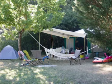 Location - Tente Bungalow Equipée - Camping La Combe
