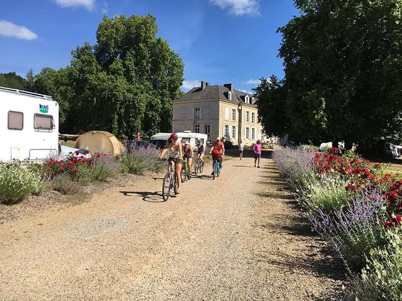 Castel Camping Château de Chanteloup — Photo 1