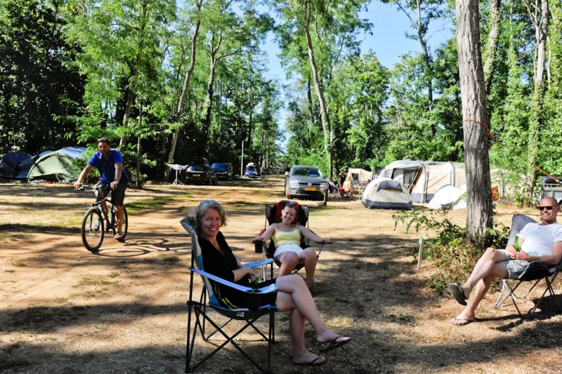 Emplacement + Electricité 16A + Évacuation Eaux Usées