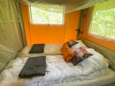 Masaï Mara Lodge tent on stilts