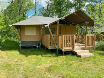 Mietunterkunft - Großes Zelt Masaï Mara Lodge Auf Stelzen - Castel Camping Château de Chanteloup